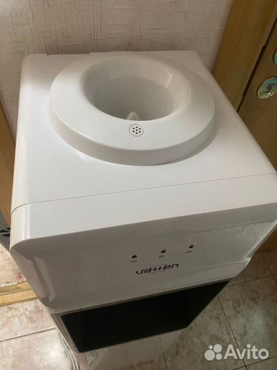 Кулер для воды напольный