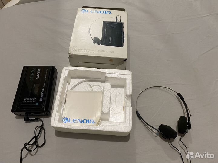 Винтажный кассетный аудиоплеер lenoir377