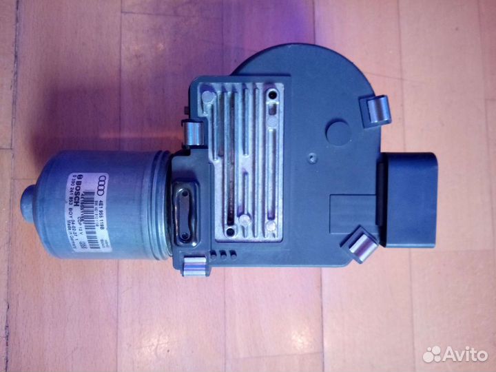 Моторчик стеклоочистителя Audi A8 II(D3)(2002-2010