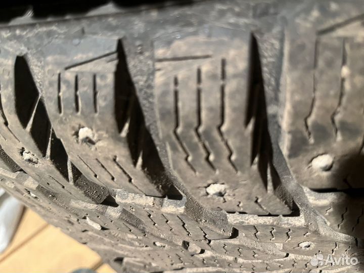 Nokian Tyres Hakkapeliitta 9 245/40 R18