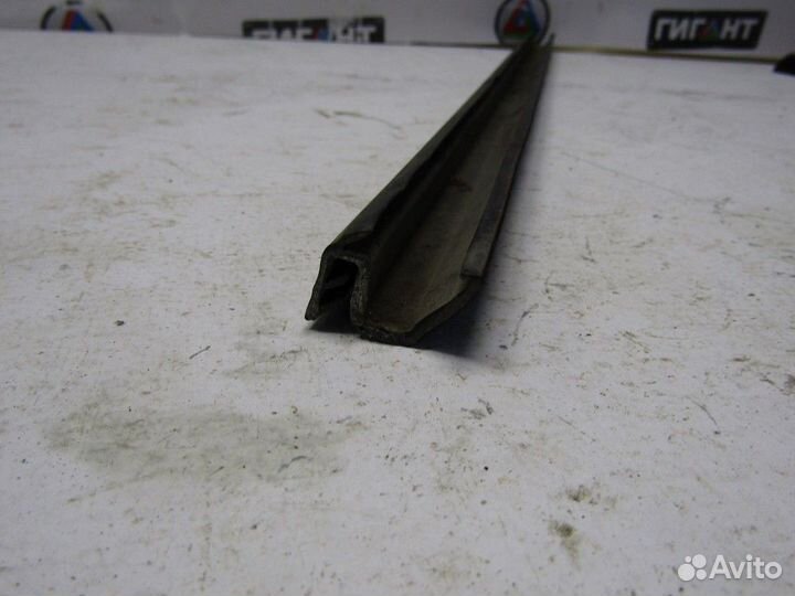 Уплотнитель (внутри) C-MAX 2003-2011