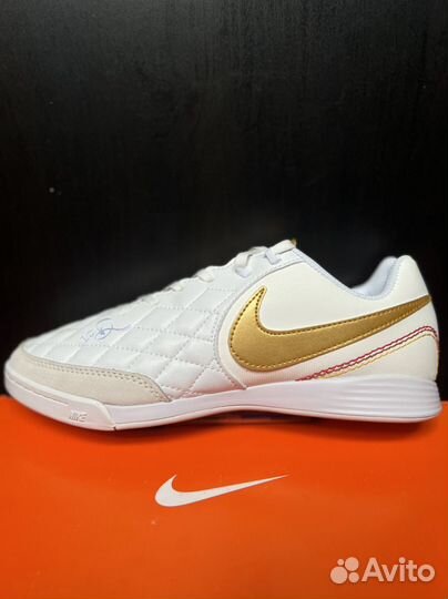 Футзалки Nike Tiempo Ronaldinho R10