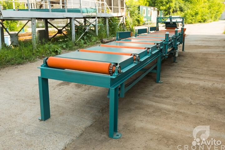 Рольганг приводной центрирующий