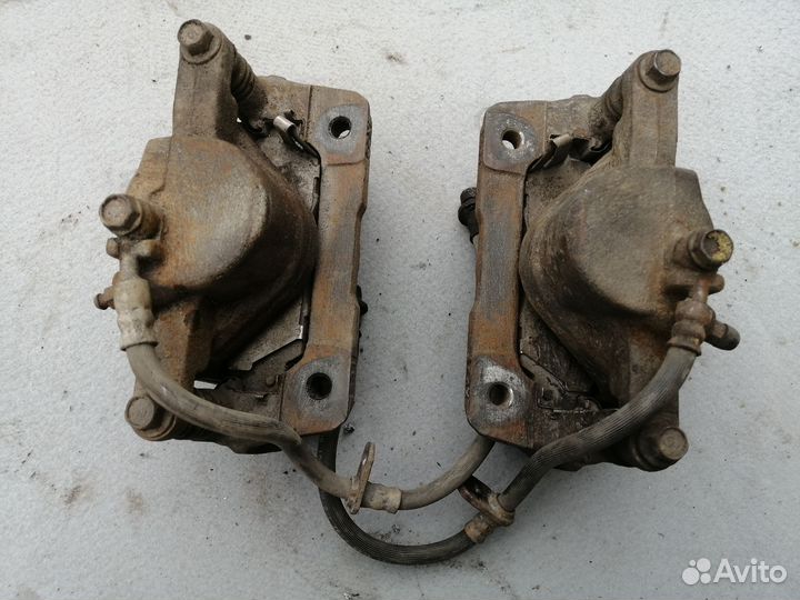 Суппорт тормозной передний Honda CR-V 1996-2002