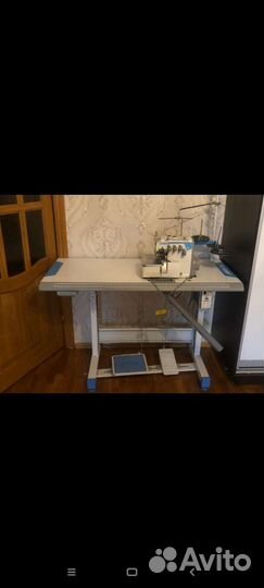 Швейная машинка оверлок
