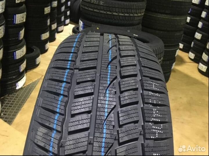Windforce Snowblazer UHP 235/45 R17 97V