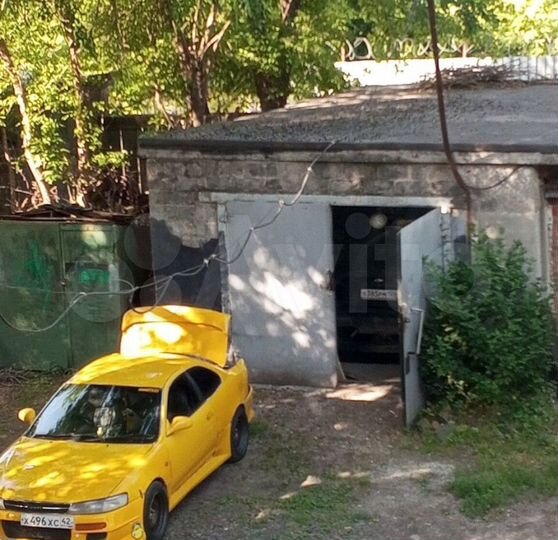 Гараж, > 30 м²