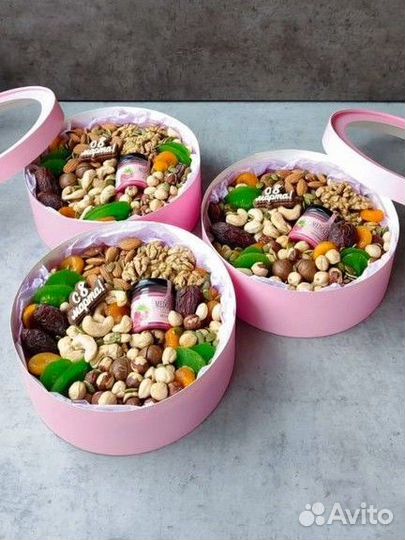 Подарочный набор из орехов а 8 марта