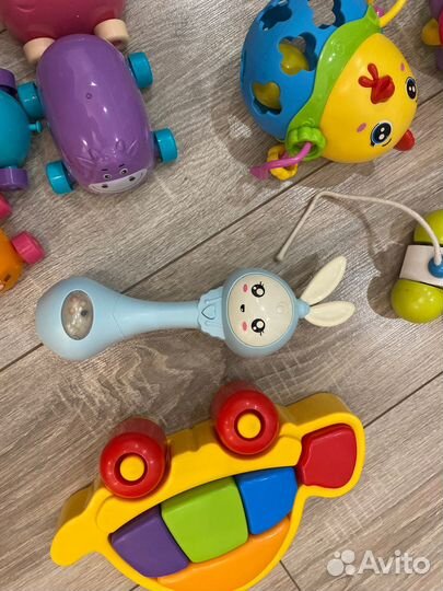 Развивающие игрушки для малыша пакетом