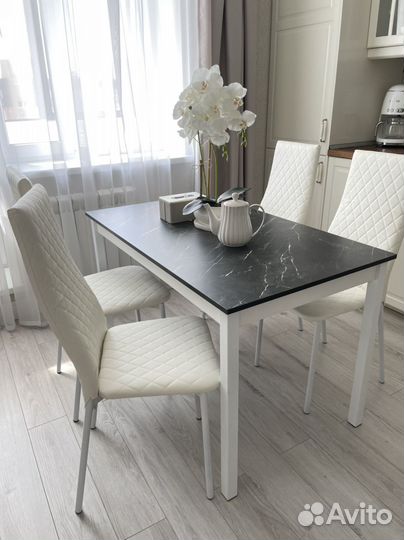 Стулья кухонные и стол