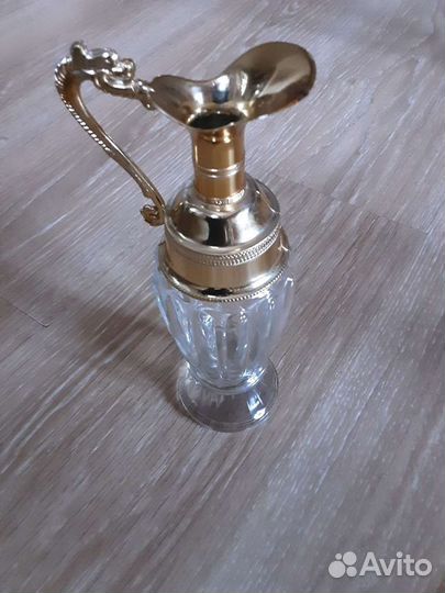 Бутыли, графины, кувшины