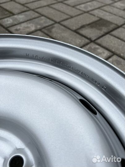 Штампованный диск R15 Logan