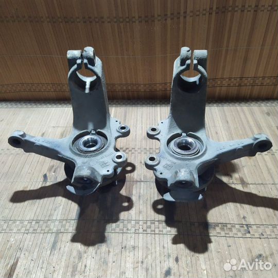 Кулак поворотный передний левый Ford Focus 2