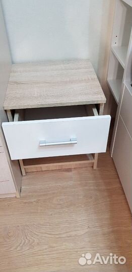 Тумбочка прикроватная