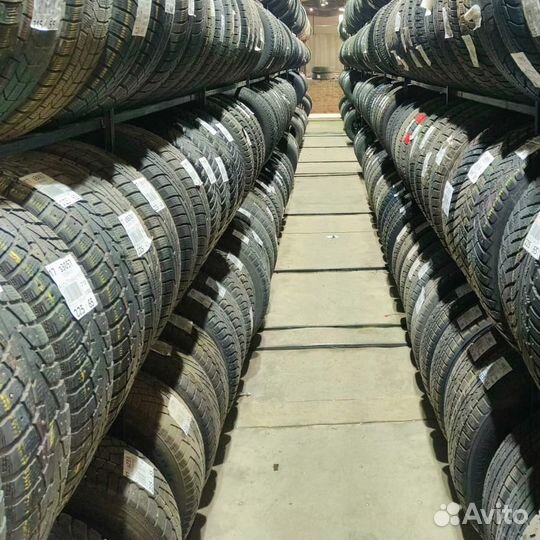 Kumho I'Zen RV Stud KC16 215/60 R17 100T