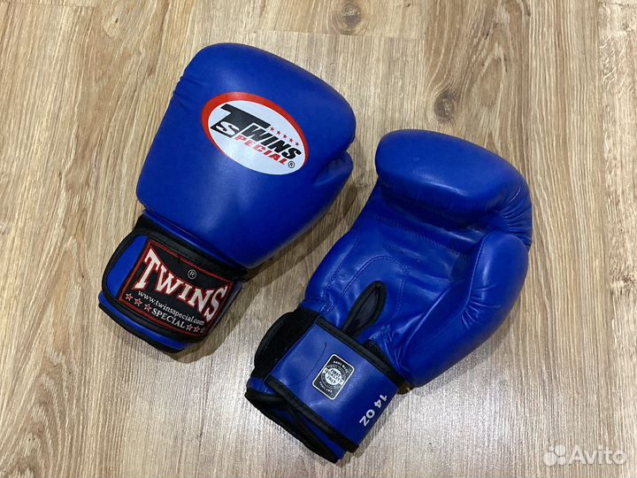 Боксерские перчатки twins 14
