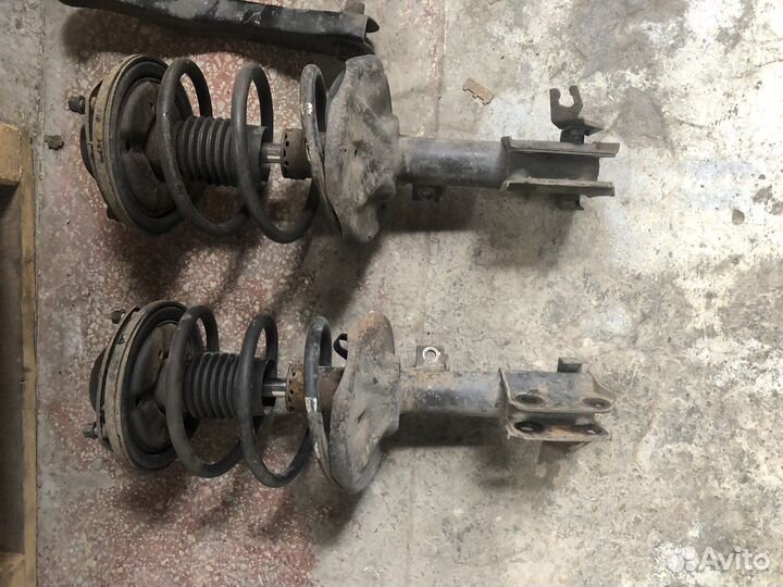 Запчасти на galant 8