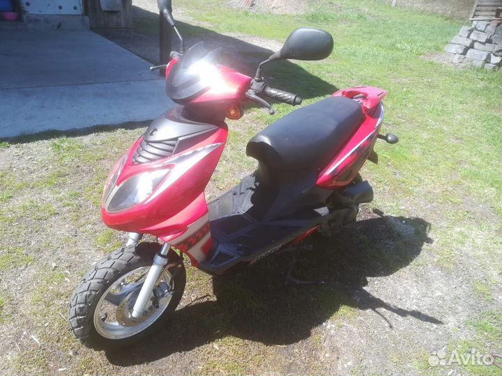 Скутер Racer 80 кубов