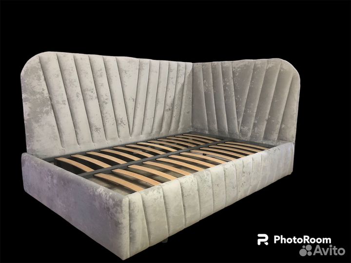 Угловая детская кровать