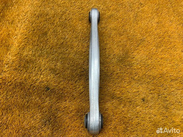 Рычаг подвески верхний задний правый Porsche