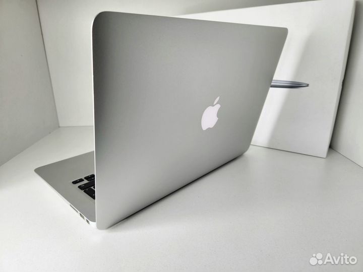 Apple MacBook Air 13 8/128gb,коробка
