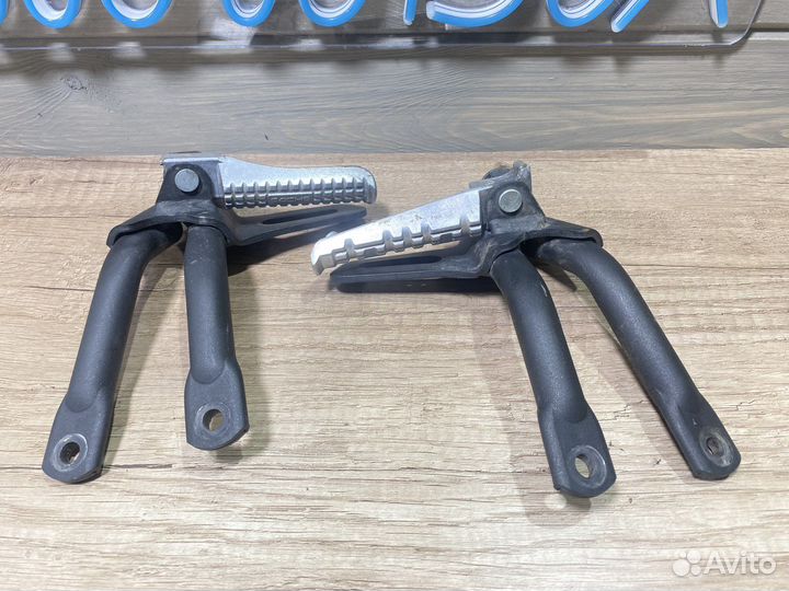 Кронштейны подножки задние Yamaha MT-03 2010