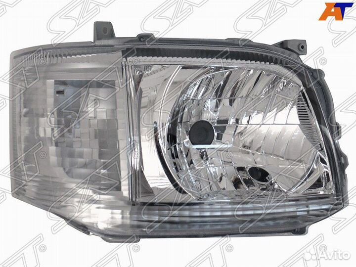 Фара toyota hiace/quantum 10-14 RH