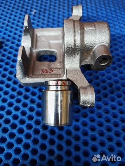 Суппорт зад/левый Mitsubishi space wagon