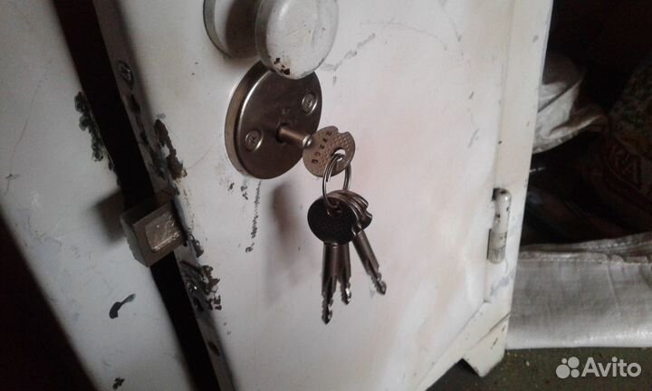 Сейф металлический