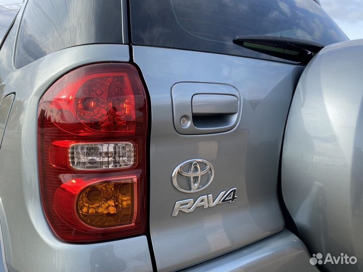 Toyota RAV4 2 AT, 2005, 108 000 км