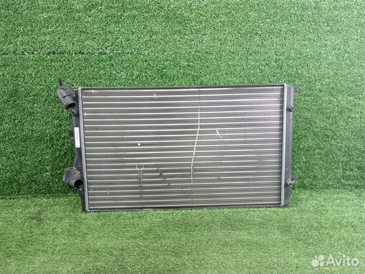 Радиатор охлаждения Audi A3 8P