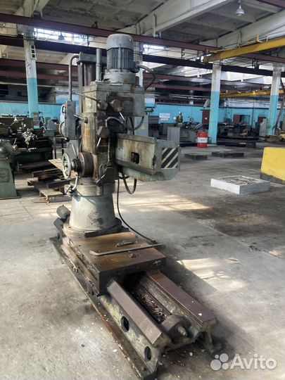 Радиально сверлильный станок 2532л