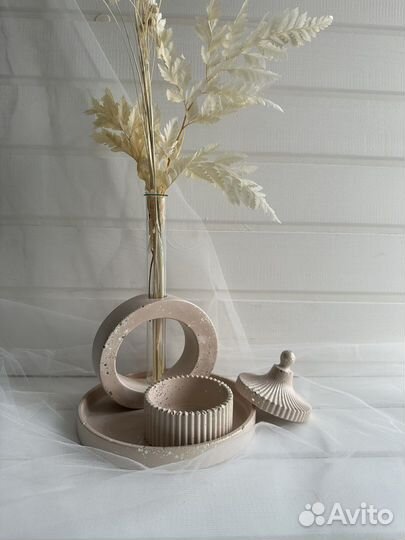 Набор из гипса (ваза, шкатулка, поднос)