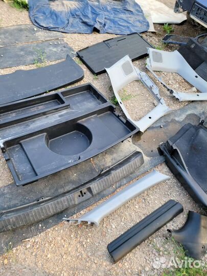 Задний пластик боковины на лансер 9 универсал