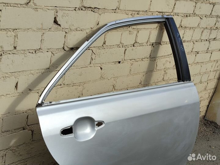 Дверь задняя правая (левый руль) Camry 40 2006-11