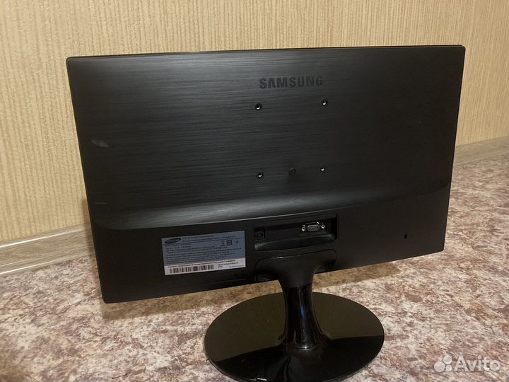 Монитор Samsung LS19D300NY
