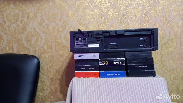 Видеомагнитофон LG W40Y