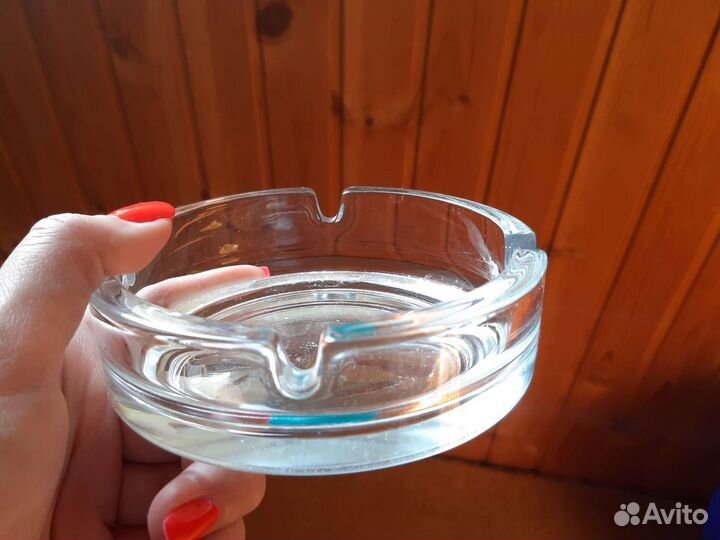 Стеклянная пепельница