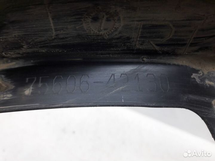 Накладка крыла задняя левая Toyota Rav4 XA40