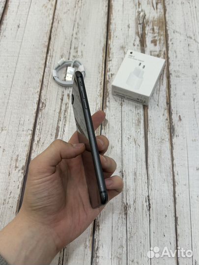 iPhone 8 Plus, 64 ГБ