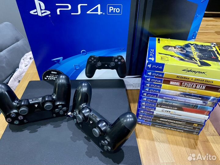 Sony PS4 pro 1Tb / 2 геймпада / коробка