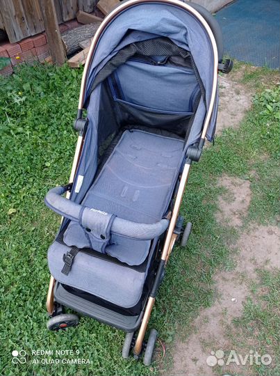 Прогулочная коляска