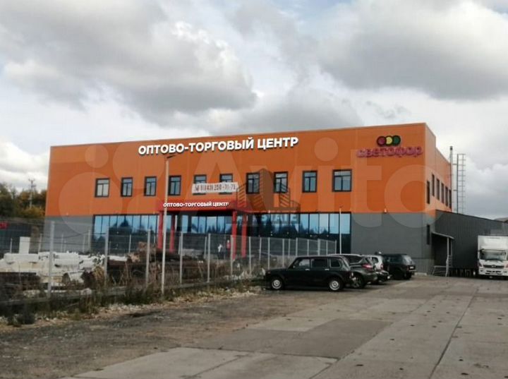 Торговое помещение 700 кв.м. на первой линии