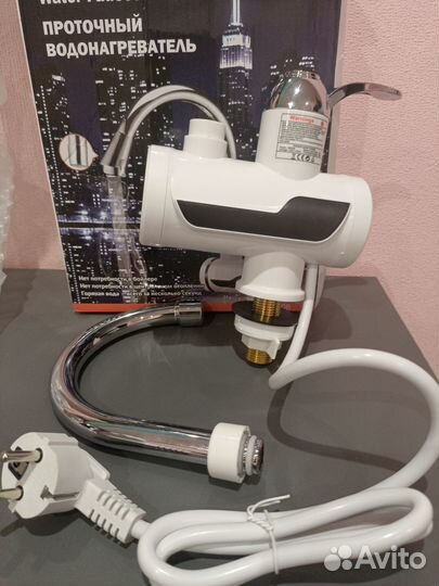Проточный водонагреватель с краном и дисплеем