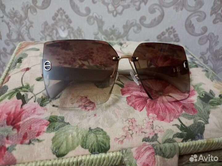 Солнцезащитные очки женские