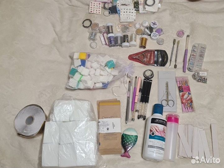 Материалы для наращивания и покрытия ногтей