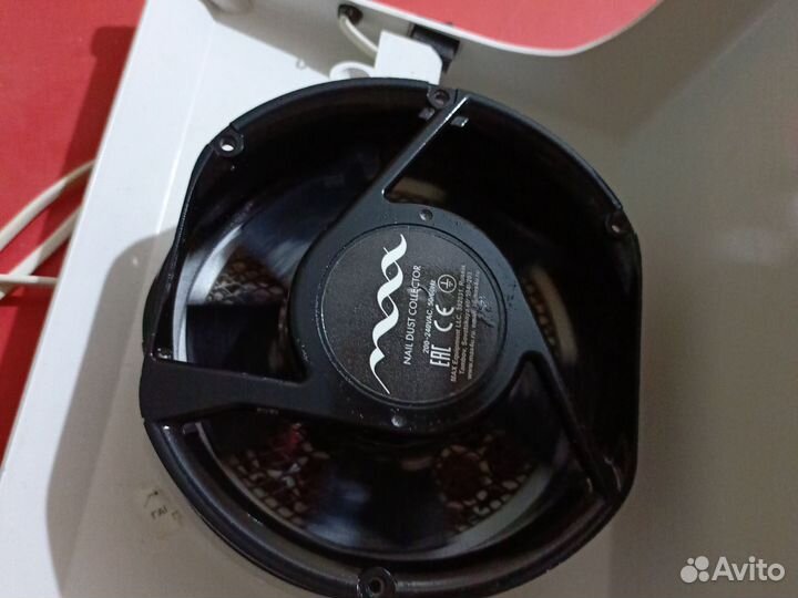 Настольный пылесос для маникюра