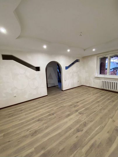 Дом 260 м² на участке 6 сот.