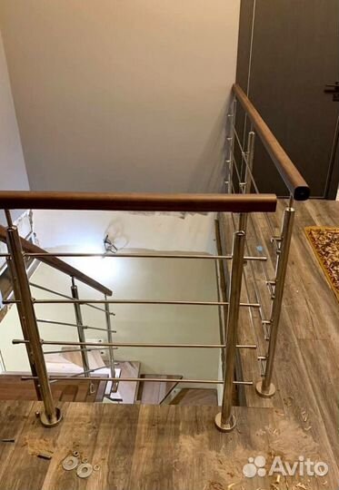 Прямая лестница на металлокаркасе