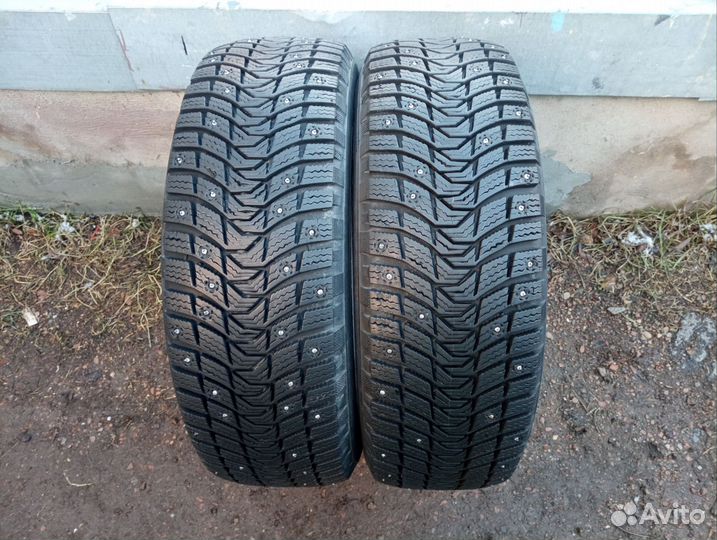 Michelin X-Ice North XIN3 215/65 R16